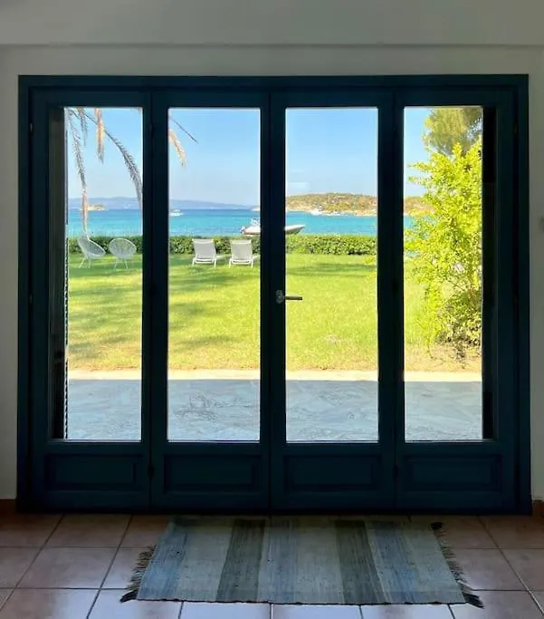 Azure Bianca Beach Villa Diaporos