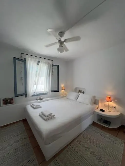 Azure Bianca Beach Villa Diaporos 0*,  Greece